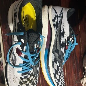 Saucony size 10 - endorphin series
